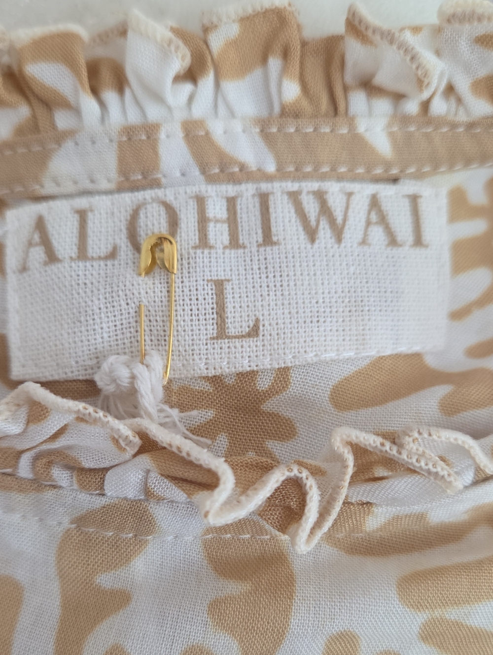 Alohiwai Regal Top In Vintage Aloha - Picture 5 of 6